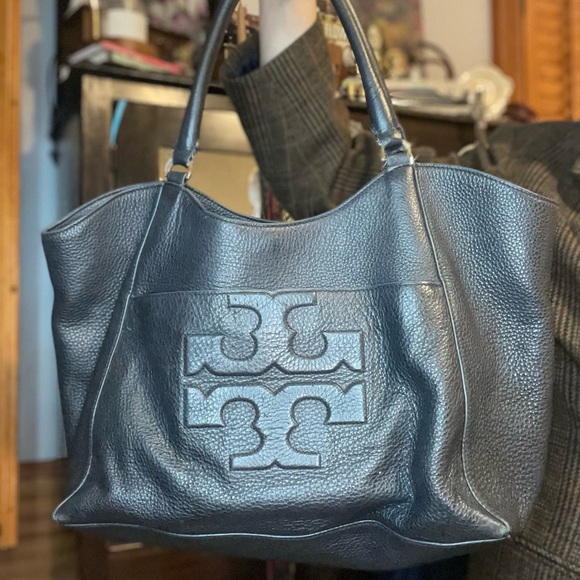 Tory Burch Bombe “All T” East/West Tote Bag - Picture 2 of 10